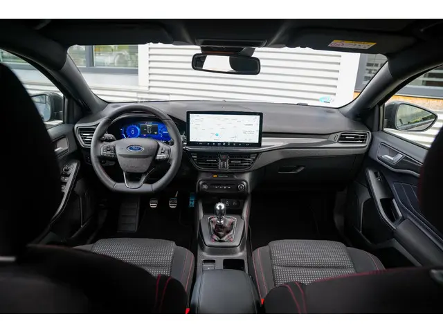Ford Focus 1.0 EcoBoost Hybrid ST Line 2024 Benzine 2