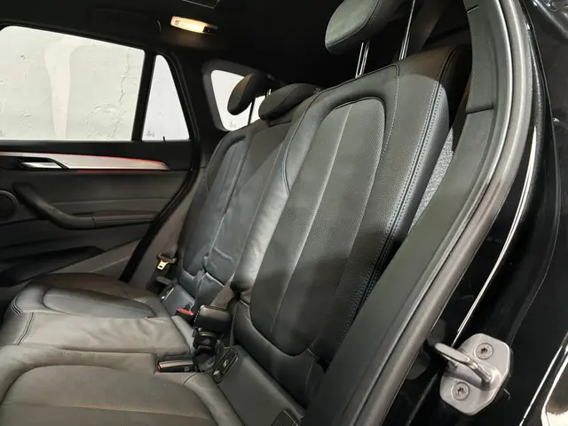 BMW X1 xDrive20i High Executive 2018 Benzine 30