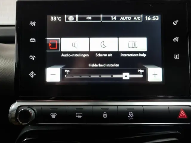 Citroën C4 Cactus 1.2 VTi Shine / Trekhaak 2015 Benzine 45
