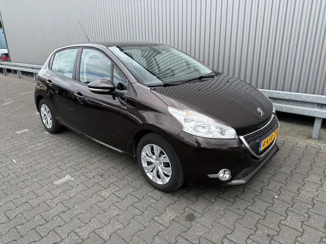 Peugeot 208 1.2 VTi Envy 2013 Benzine 14