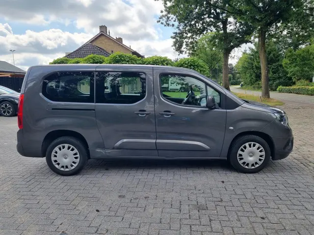 Opel Combo Tour 1.2 T. L2H1 Edit. 7p 2019 Benzine 8