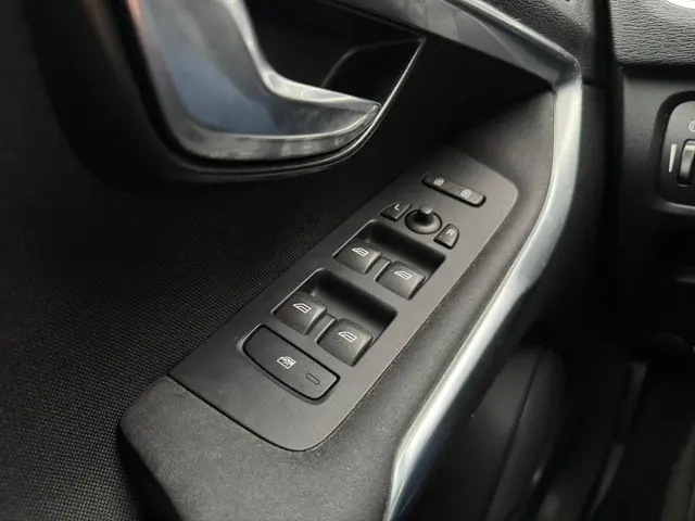 Volvo V40 1.6 T2 Kinetic 2015 Benzine 16