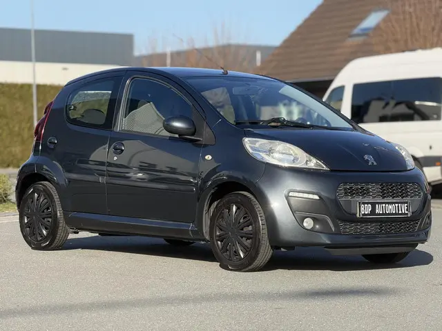 Peugeot 107 1.0 Active 2013 Benzine 7