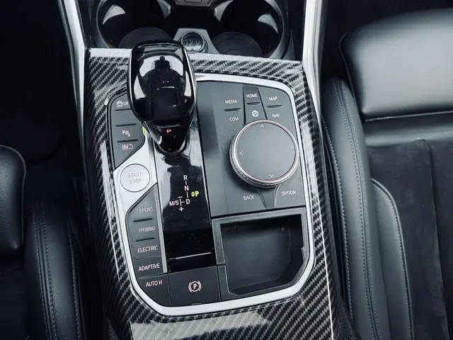 BMW 3 Serie 330e High Executive 2020 Hybride Benzine 9