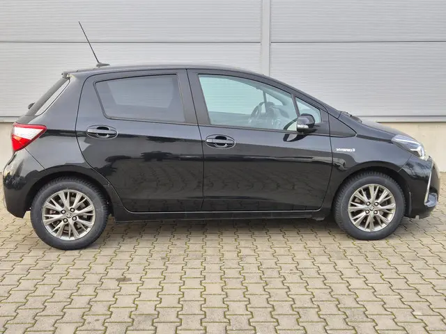 Toyota Yaris 1.5 Hybrid Dynamic 2019 Hybride Benzine 23