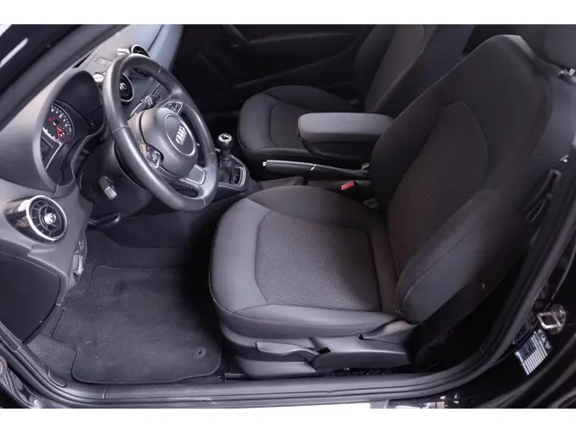 Audi A1 1.2 TFSI Attraction 2013 Benzine 27