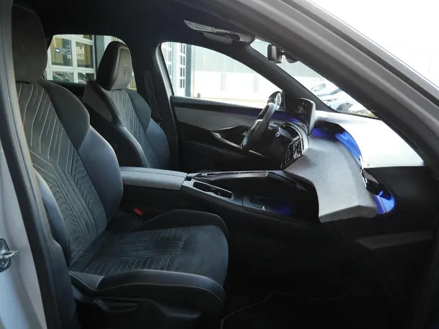 Peugeot 3008 1.2 Hybrid 136 GT 2024 Hybride Benzine 15