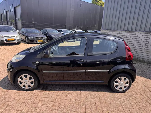 Peugeot 107 1.0 Active NAP / AIRCO / LED 2013 Benzine 2