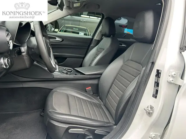 Alfa Romeo Giulia 2.0T Super 2019 Benzine 12