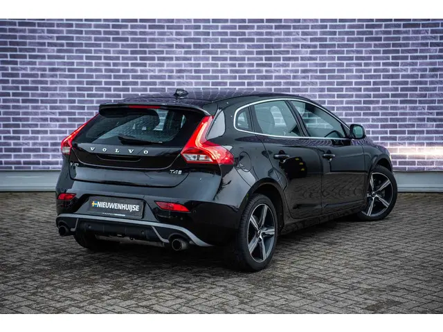 Volvo V40 2.0 T4 Business Sport 2017 Benzine 16