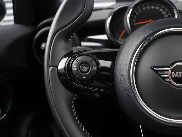 MINI 5-Deurs Cooper 2020 Benzine 20