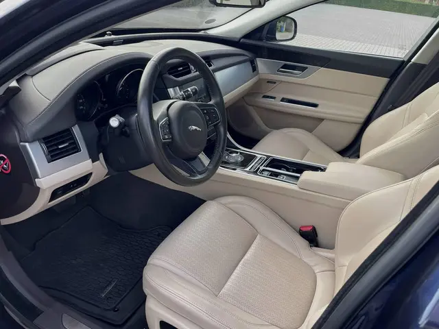 Jaguar XF 3.0 Portfolio AWD 2016 Benzine 6