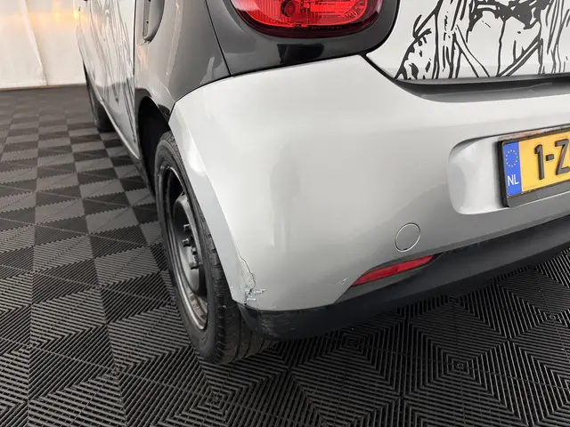 Smart Forfour 1.0 Essential Edition 2015 Benzine 24