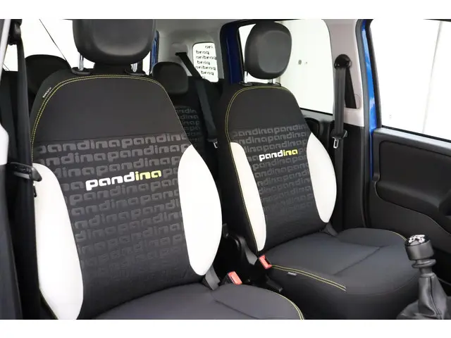 Fiat Panda 1.0 Hybrid Pandina 2025 Benzine 10