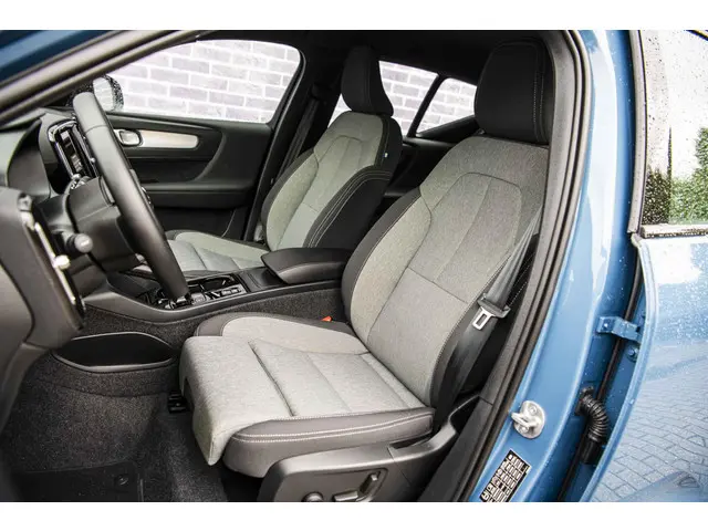 Volvo XC40 2.0 B4 Plus Dark 2025 Benzine 6