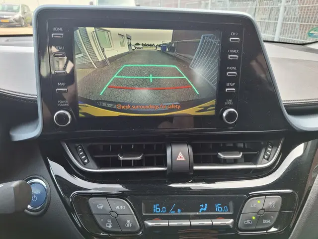 Toyota C-HR 1.8 Hybrid Dynamic 2022 Hybride Benzine 28
