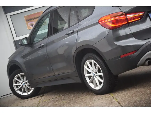 BMW X1 SDrive18i Executive 2018 Benzine 25