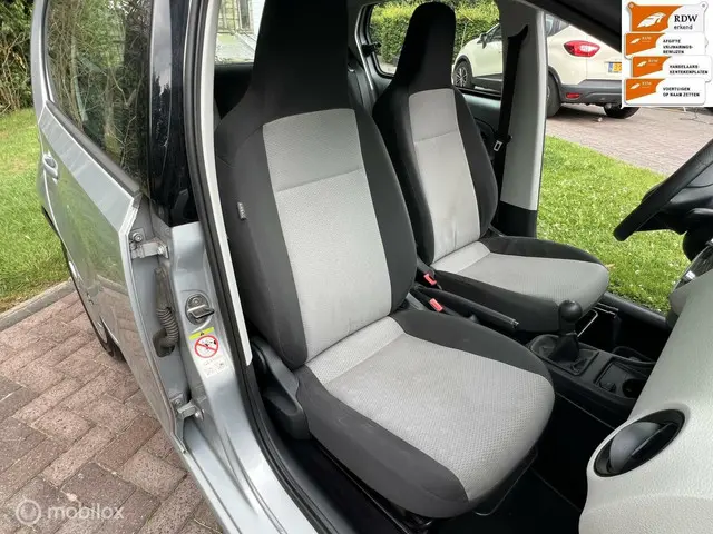 SEAT Mii 1.0 Style 2013 Benzine 18