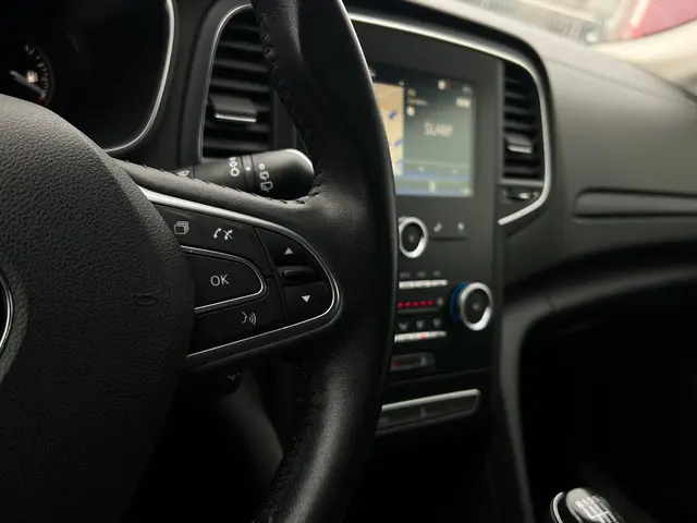 Renault Mégane Estate 1.2 TCe 100 Limited 2018 Benzine 19