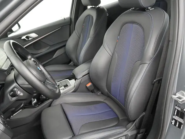 BMW 1 Serie 5-deurs 118i 2023 Benzine 4