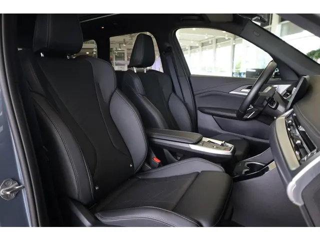 BMW iX1 xDrive30 2024 Elektrisch 8