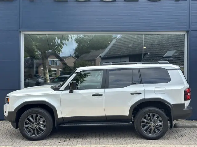 Toyota Land Cruiser 2.8 D-4D President 2025 Diesel
