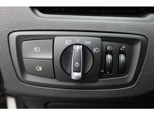 BMW X1 sDrive18i Executive Automaat 2020 Benzine 32