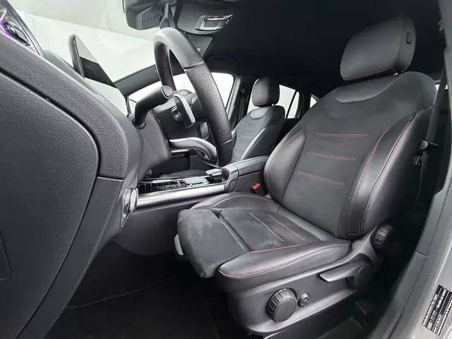 Mercedes-Benz GLA 180 AMG line 2021 Benzine 13