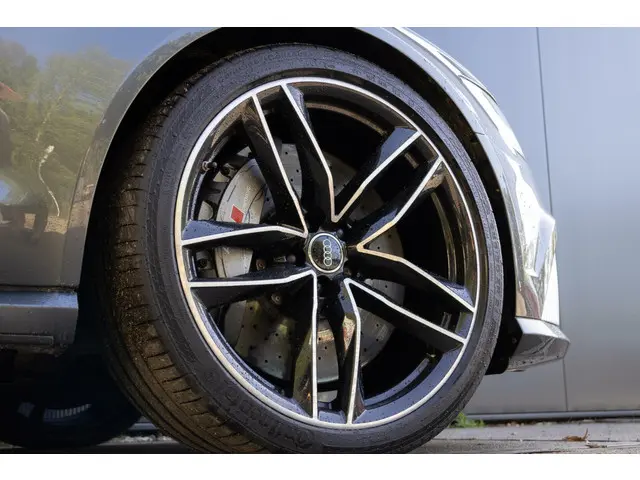 Audi RS6 Avant 4.0 TFSI RS 6 quattro 2015 Benzine 38