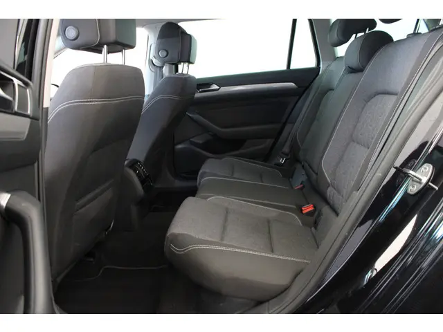 Volkswagen Passat Variant 1.5 TSI Business 2023 Benzine 13
