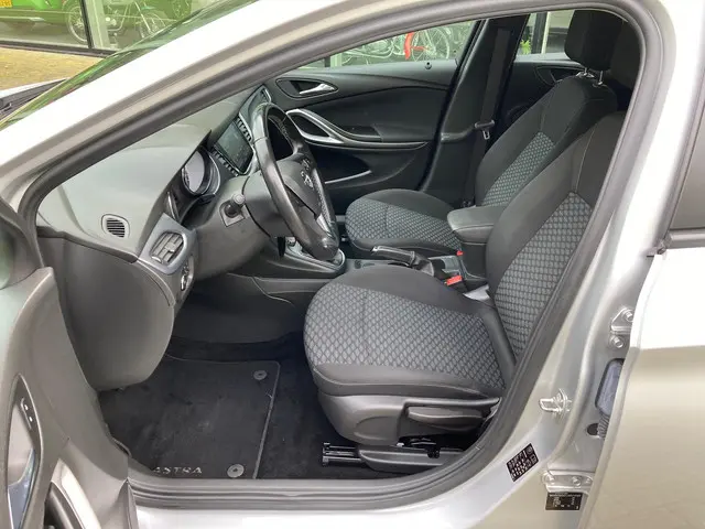 Opel Astra 1.0 TURBO 77KW SPORTS TOURER 2018 Benzine 4