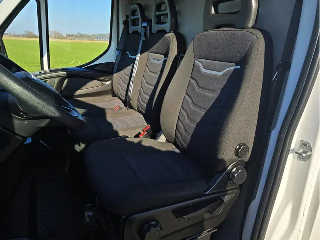 Iveco Daily 35S14V 2.3 352L H2 2021 Diesel 18