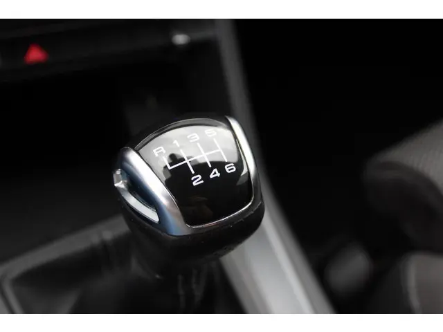 Audi Q3 35 TFSI S edition 2021 Benzine 41