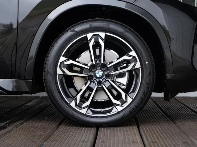 BMW X1 xDrive25e 2026 Hybride Benzine 6