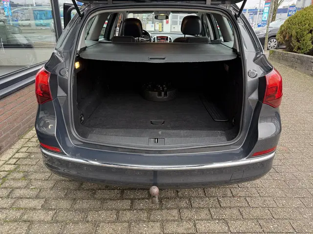 Opel Astra Sports Tourer 1.4 Turbo Cosmo 2014 Benzine 14