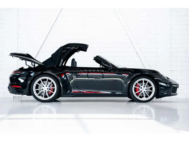 Porsche 911 Carrera 4S Cabriolet 2020 Benzine 6