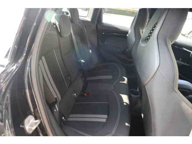MINI 5-Deurs Cooper 2021 Benzine 9