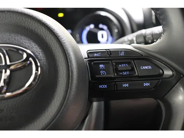 Toyota Yaris 1.5 Hybrid Executive, 2020 Hybride Benzine 36