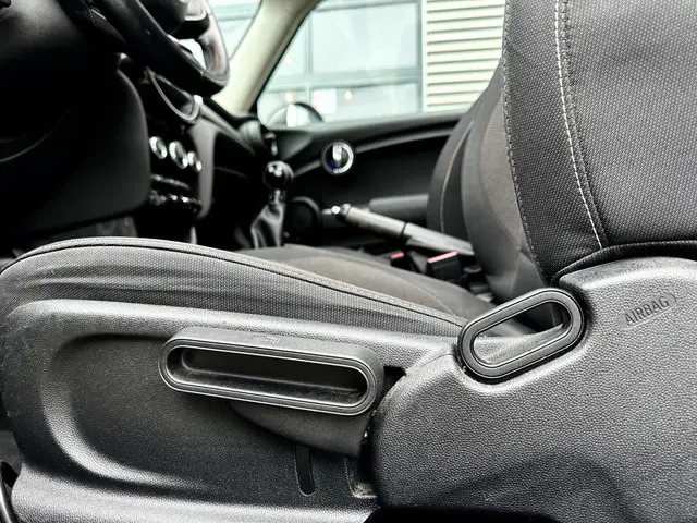 MINI Cooper Mini 1.5 Pepper | Pano | Airco | NAP 2016 Benzine 28