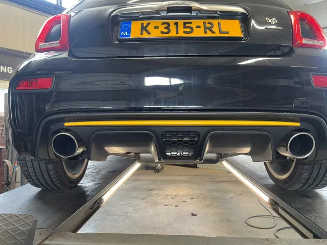 Fiat 500 1.4 T-Jet Abarth Turismo 165 PK 2017 Benzine 6