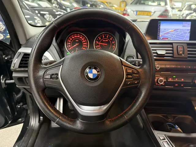 BMW 1 Serie 116i Business+ 2012 Benzine 11