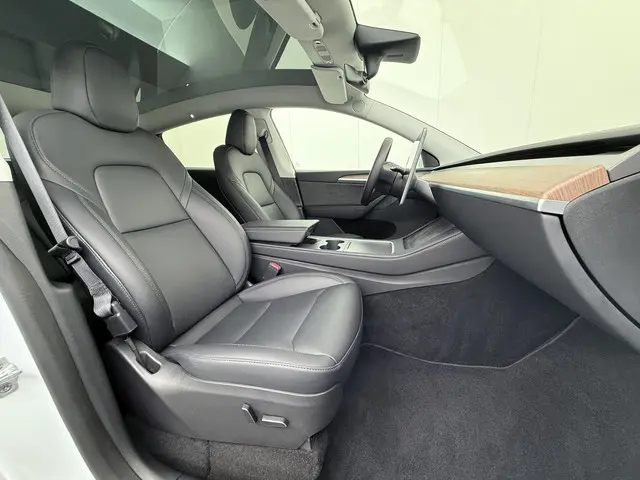 Tesla Model Y Long Range AWD 75 kWh 2022 Elektrisch 37