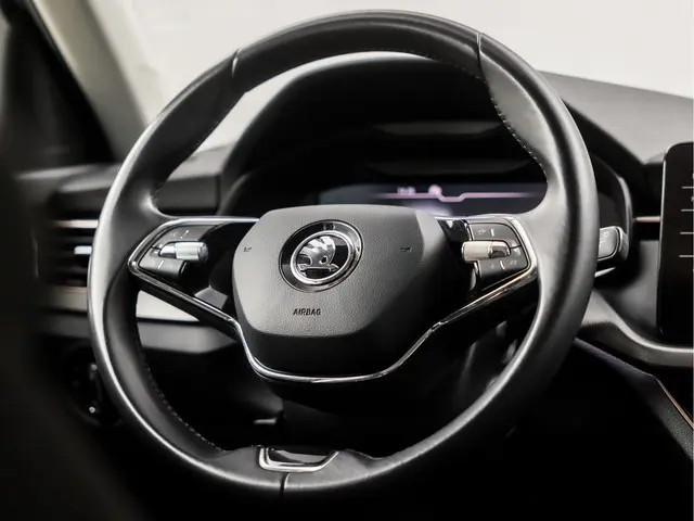 Škoda Scala 1.0 TSI Sport Deluxe 2021 Benzine 18