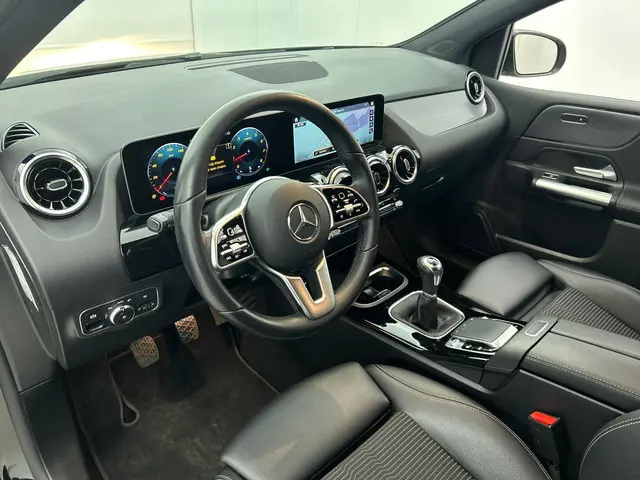 Mercedes-Benz B-Klasse 180 Premium 2019 Benzine 20
