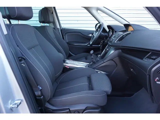 Opel Zafira Tourer 1.4 Cosmo 7persoons - 2013 Benzine 26