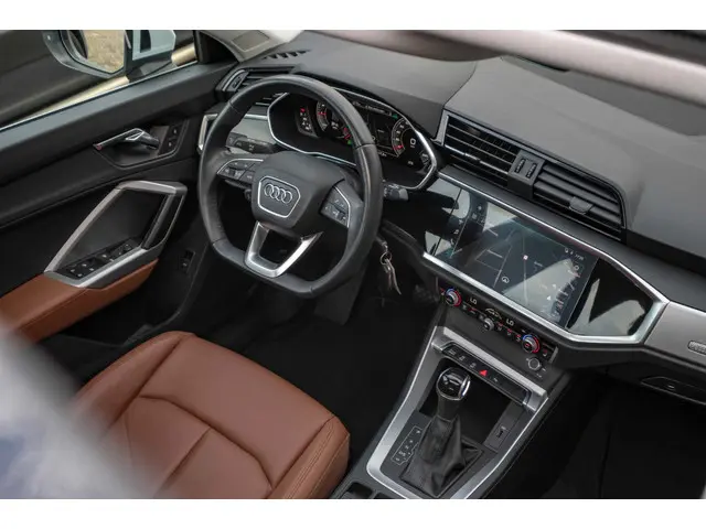 Audi Q3 35 TFSI S edition|PANO|LEER|CAMERA 2019 Benzine 28