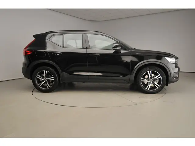 Volvo XC40 2.0 B4 Inscription 2021 Benzine 4