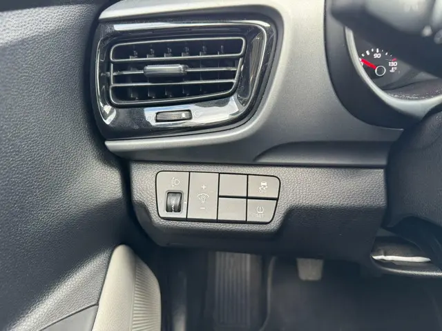 Kia Stonic 1.0 T-GDi Sports Edition 2020 Benzine 32