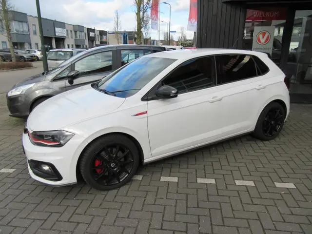 Volkswagen Polo 2
