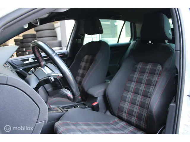 Volkswagen Golf 2.0 TSI GTI 2013 Benzine 23